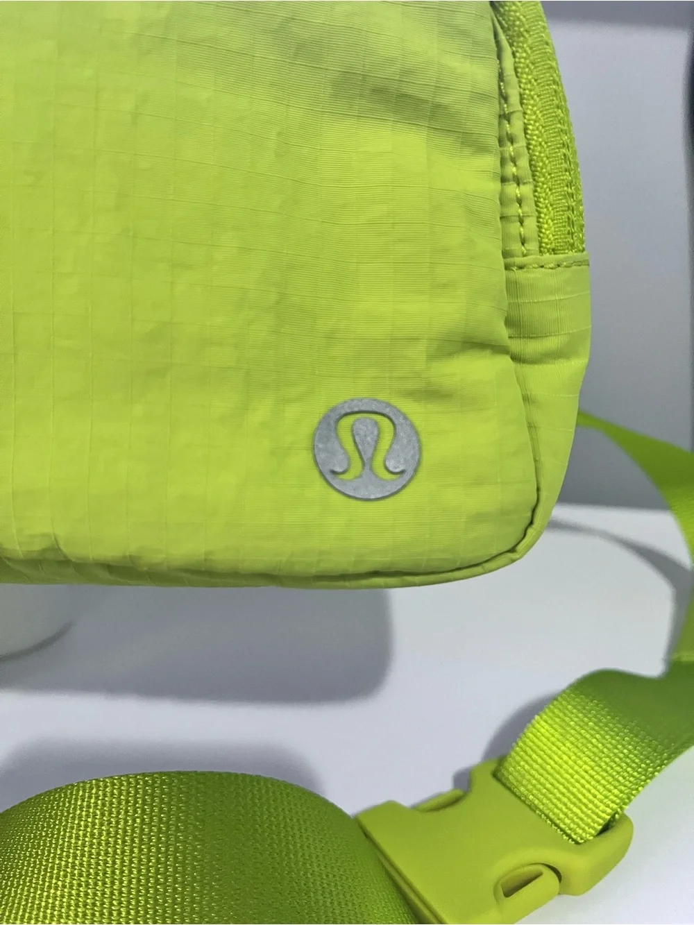lululemon lime green zip pouch